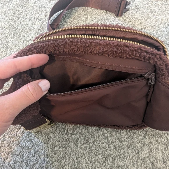 Lululemon Athletica Brown Fleece Belt Bag - Picture 6 of 7